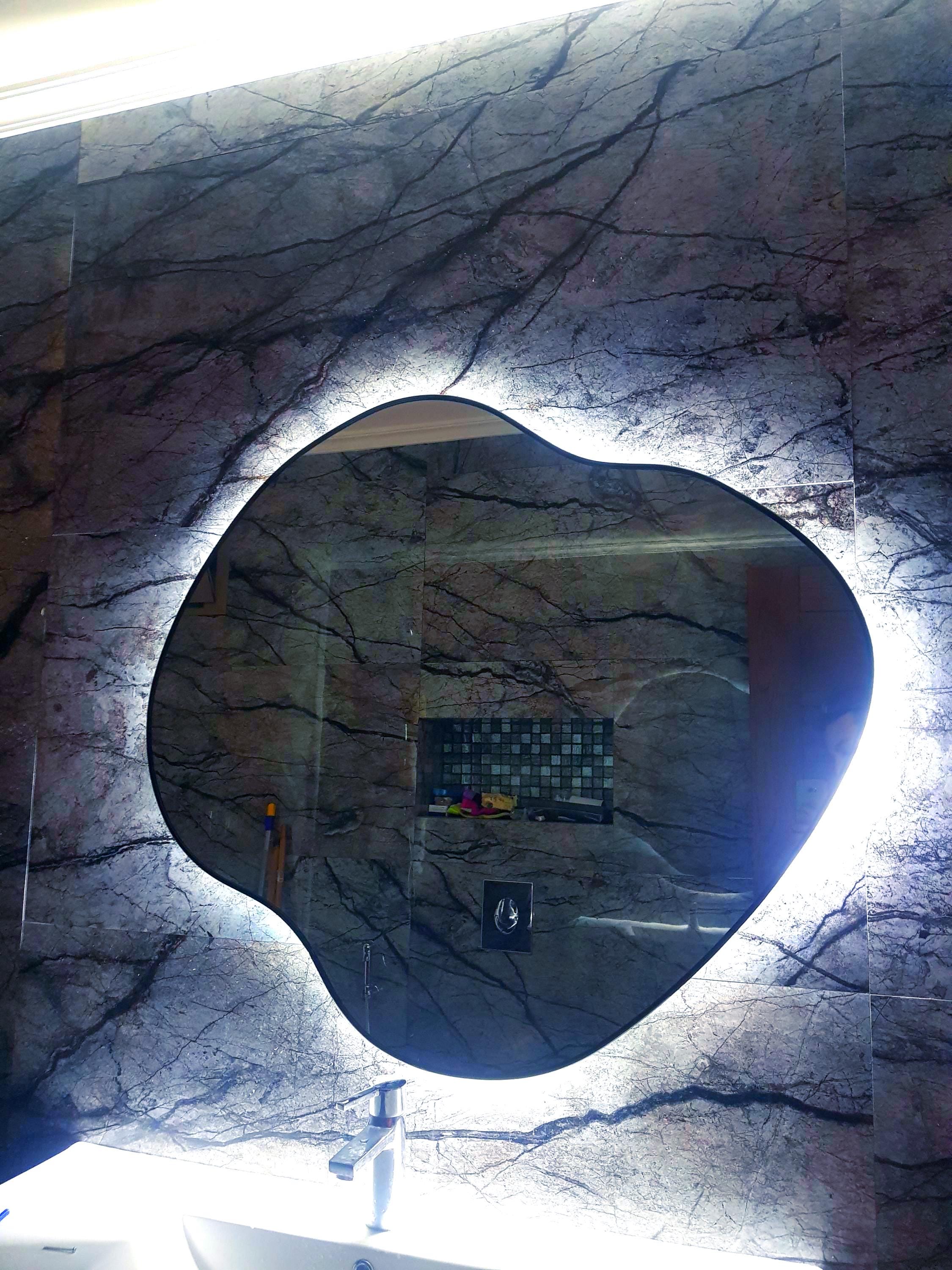 Irregular Round Mirror – White LED Backlight, Artisan Crafted (80x80 cm)